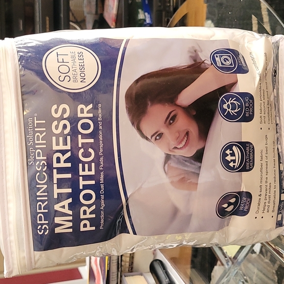 Bedding Mattress protector (California King) - Picture 3 of 8